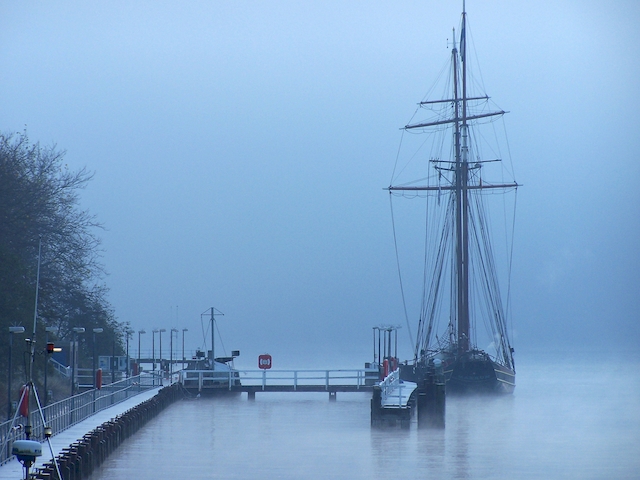 Segler im Nebel