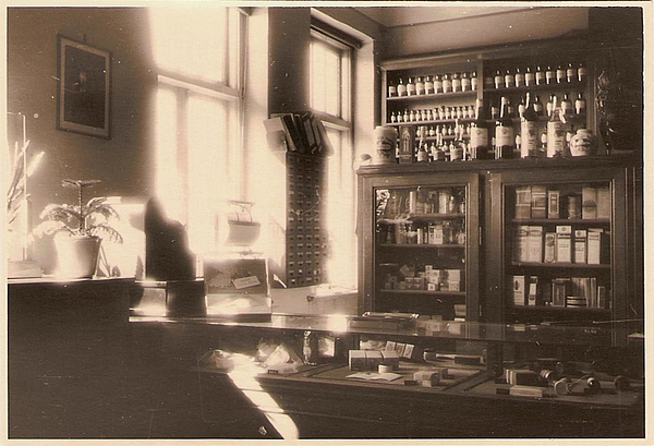 In der alten
        Hafen-Apotheke