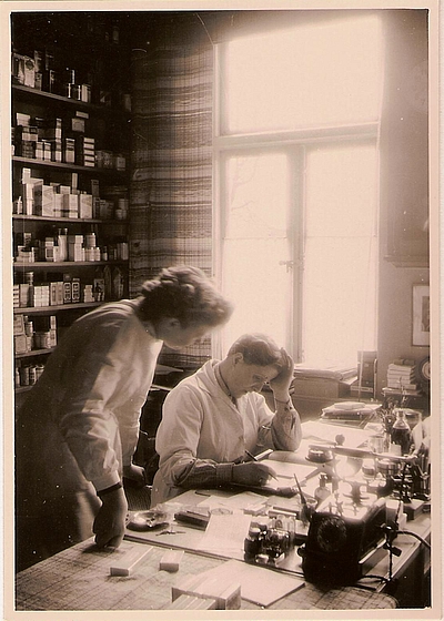 In der alten
        Hafen-Apotheke