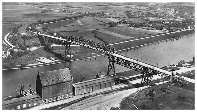 Brücke und Holtenau