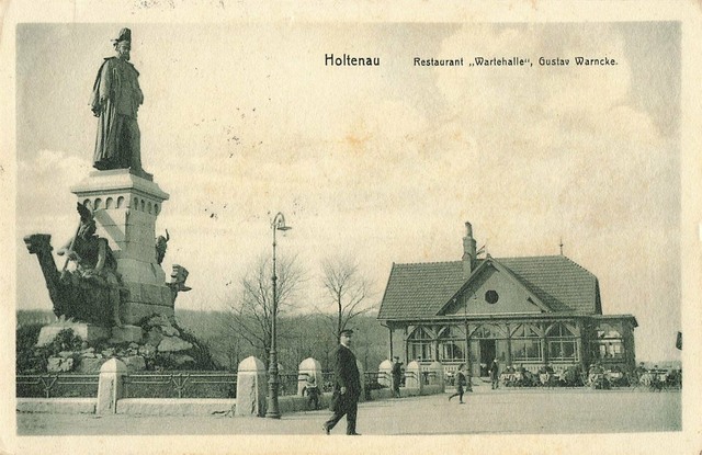 Wartehalle und Kaiser-Wilhelm-Denkmal